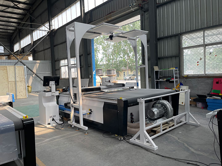 CNC oscillating knife cutting machine CNC oscillating knife cutting machine