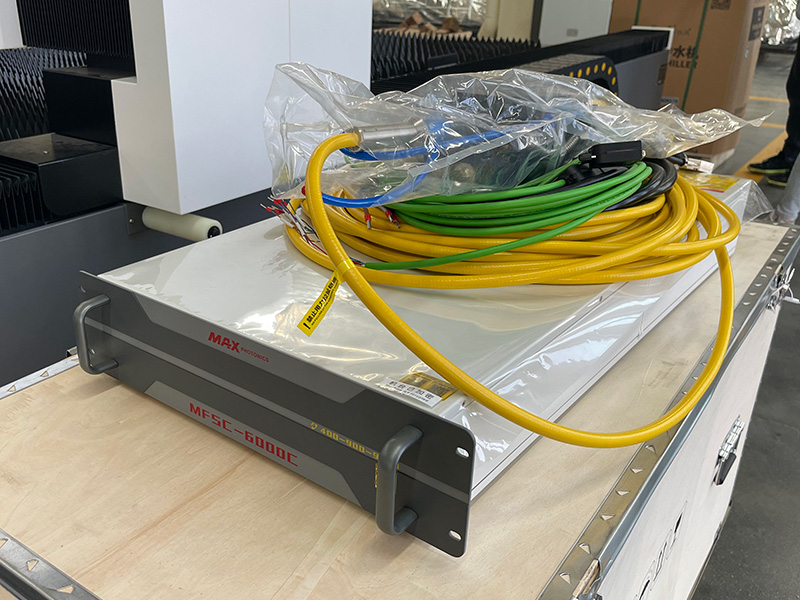 6000W MAX fiber laser generator
